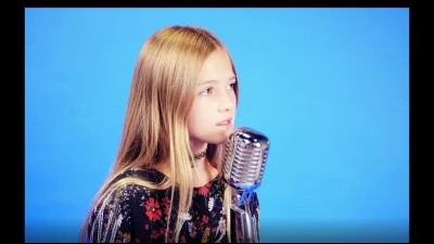 Comment s'appelle le premier single que Zo&eacute; Clauzure cr&eacute;e ?
