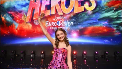 En 2023, elle est choisie pour repr&eacute;senter la France &agrave; l'Eurovision junior, quel est le titre de la chanson que Zo&eacute; Clauzure a chant&eacute;e ?