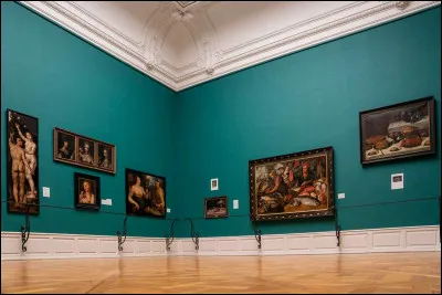 Quel mus&eacute;e est consacr&eacute; exclusivement &agrave; l'&oelig;uvre de Pablo Picasso ?