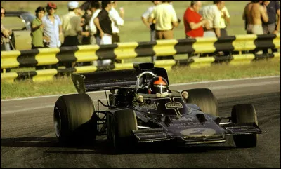 Emerson Fittipaldi est devenu champion du monde pour la premi&egrave;re fois avant l'&acirc;ge de 25 ans.