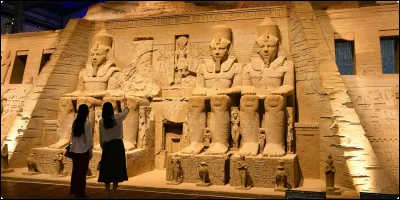 &Agrave; Tottori, au Japon, &agrave; quel mat&eacute;riau, qui compose l&rsquo;int&eacute;gralit&eacute; des sculptures pr&eacute;sent&eacute;es, un mus&eacute;e est-il enti&egrave;rement consacr&eacute; ?