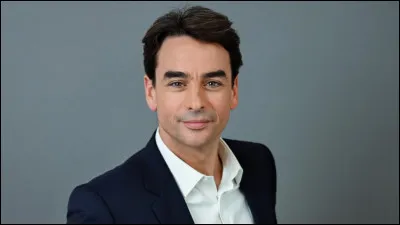 Qui est ce journaliste, pr&eacute;sentateur de l'&eacute;mission ''Cellule de crise'' ?