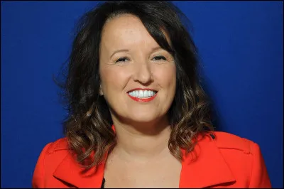 Qui est cette humoriste, cr&eacute;atrice de la sitcom ''C'est la crise !'' ?