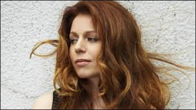 Qui est cette chanteuse qu&eacute;b&eacute;coise, interp&egrave;tre du titre ''Un jour ou l&rsquo;autre'' ?