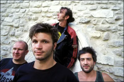 Quel est ce groupe, dont l'une des chansons s'intitule ''Un jour en France'' ?