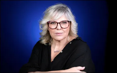Qui est cette animatrice t&eacute;l&eacute;, pr&eacute;sentatrice du jeu ''Un mot peut en cacher un autre'' de 2020 &agrave; 2021 ?