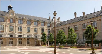 Quels &eacute;tablissements scolaires sont g&eacute;r&eacute;s par les r&eacute;gions ?