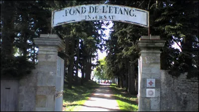 Quel film se d&eacute;roule &agrave; l'internat du Fond de l'&Eacute;tang ?