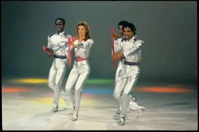 Vers la fin des ann&eacute;es 70, quelle chanteuse connut sa p&eacute;riode disco avec le groupe "B. Devotion" ?