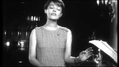 Quelle actrice a interpr&eacute;t&eacute; cette chanson c&eacute;l&egrave;bre "J'ai la m&eacute;moire qui flanche" ?