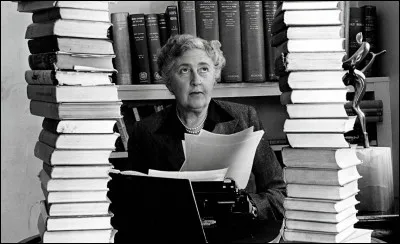 Quel roman d&rsquo;Agatha Christie met en sc&egrave;ne le c&eacute;l&egrave;bre d&eacute;tective Hercule Poirot &agrave; bord de l&rsquo;Orient-Express ?