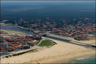 Quelle station baln&eacute;aire des Landes est surnomm&eacute;e "La Perle de la C&ocirc;te d'Argent" ?