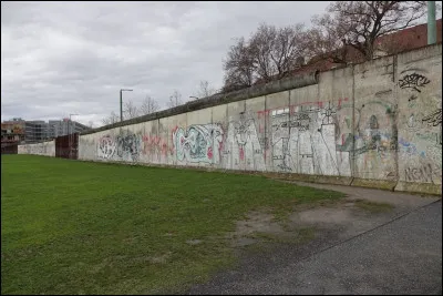 Il fait bien d'&eacute;piler les cloisons.