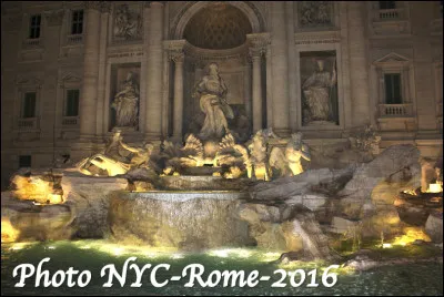 Quel est le nom de cette fontaine en marbre de Carrare, la plus grande et la plus c&eacute;l&egrave;bre des fontaines de Rome en Italie ?
