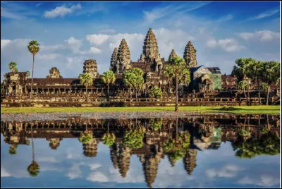 Quel est le nom de ce temple, le plus grand complexe monumental d'Angkor au Cambodge ?