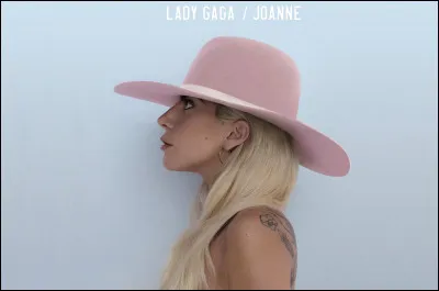 L - Chanteuse internationale, elle chante "Poker Face", "Bad Romance" et "The Dead Dance". C'est...