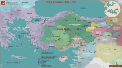 Quelle langue remplace progressivement le latin comme langue officielle et culturelle de l'empire ?