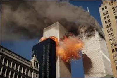 Il y a 25 ans, les attentats du 11 septembre 2001 ont frapp&eacute; les Etats-Unis. A quelle heure un premier avion s'est-il &eacute;cras&eacute; contre la tour Nord du World Trade Center ?