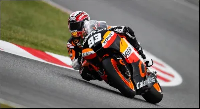 Quel constructeur fournissait la moto de M&aacute;rquez lorsqu'il a remport&eacute; son titre Moto2 en 2012 ?