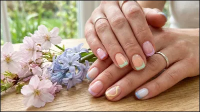 Les ongles des pieds poussent-ils plus vite que ceux des mains ?