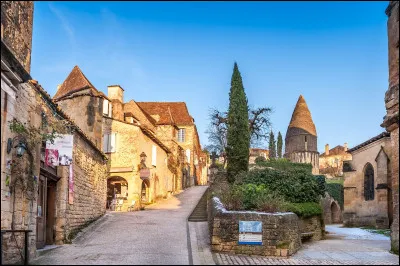 De quel d&eacute;partement fran&ccedil;ais du Sud-Ouest des habitants sont-ils appel&eacute;s Cadurciens et Cadurciennes ?