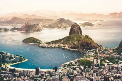 D'apr&egrave;s le refrain de la chanson "Si tu vas &agrave; Rio" de Dario Moreno, que ne faut-il pas oublier ?
