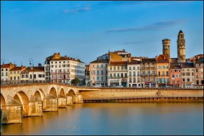 Quelle ville se situe en Sa&ocirc;ne-et-Loire ?