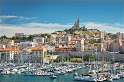 Quelle ville se situe dans les Bouches-du-Rh&ocirc;ne ?