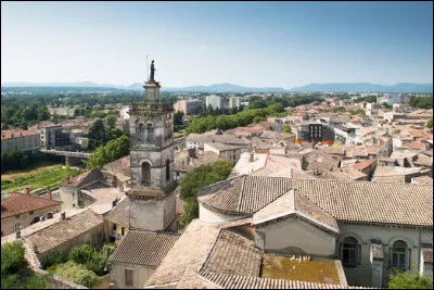 Quelle ville se situe dans la Dr&ocirc;me ?