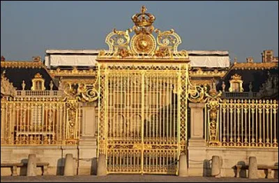 Quel roi de France &eacute;tait surnomm&eacute; le Roi-Soleil ?