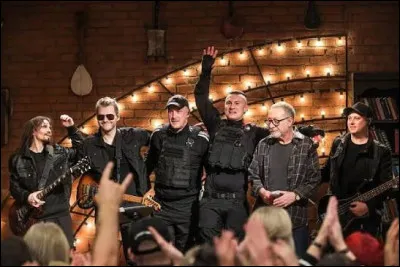 Num&eacute;ro 4 : D'abord nom de sc&egrave;ne pour le moins original du russe Oleg Abramov, le projet est devenu un groupe r&eacute;cemment, ayant connu le succ&egrave;s sur YouTube en reprenant des chansons metal en russe, jusqu'&agrave; se faire rep&eacute;rer notamment par Sabaton.