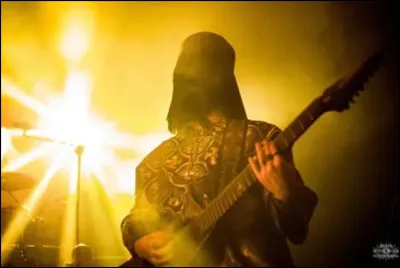 Bien qu'il soit consid&eacute;r&eacute; comme un groupe de black metal, ce groupe polonais int&egrave;gre beaucoup d'&eacute;l&eacute;ments de folk metal &agrave; leur musique. Duquel s'agit-il ?