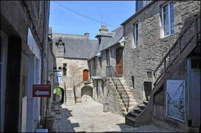 Quelle ville normande est la demeure de la "Cit&eacute; du Cuivre" ?