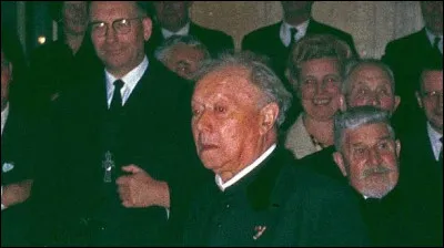 Quel maire de Dijon a laiss&eacute; son nom a un c&eacute;l&egrave;bre ap&eacute;ritif ?