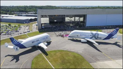 Quelle caract&eacute;ristique distingue particuli&egrave;rement le BelugaXL du BelugaST sur le plan des dimensions ext&eacute;rieures ?