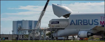 Quelle charge utile maximale est g&eacute;n&eacute;ralement associ&eacute;e au BelugaST dans les donn&eacute;es actuelles d'Airbus ?