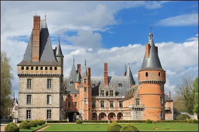Quelle commune fran&ccedil;aise porte le m&ecirc;me nom que la deuxi&egrave;me &eacute;pouse secr&egrave;te du roi Louis XIV ?