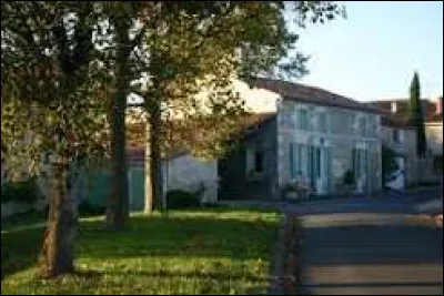 Je vous emm&egrave;ne maintenant &agrave; Juicq. Village de l'arrondissement de Saint-Jean-d'Ang&eacute;ly, il se situe dans l'ancienne r&eacute;gion ...