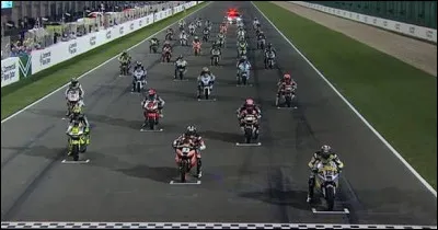 Quel pilote est devenu champion du monde Moto2 en 2012 avant de remporter le titre MotoGP l'ann&eacute;e suivante ?