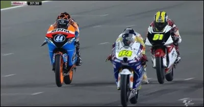 Quel pilote a remport&eacute; le premier Grand Prix Moto3 de l'histoire, au Qatar en 2012 ?