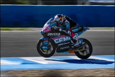 Quelle cat&eacute;gorie la Moto3 a-t-elle remplac&eacute;e ?