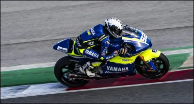 Quelle est la cylindr&eacute;e du moteur actuel de la Moto2 ?
