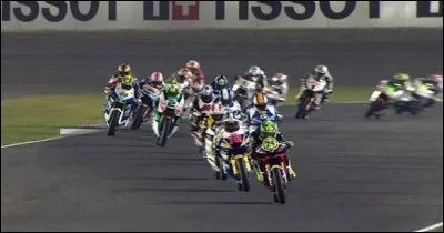 Quel pilote a remport&eacute; le tout premier Championnat du Monde Moto2 en 2010 ?