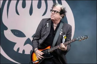 De quel groupe, connu notamment pour The Kids Aren't Alright et Why Don't You Get a Job, Kevin Wasserman est-il le guitariste ?