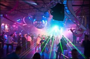 Qui chantait Parlez moi de lui ?