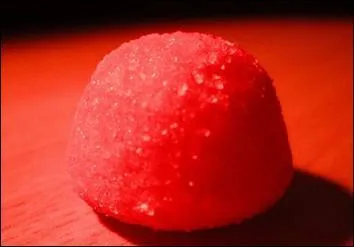 Une fraise de chez ... .