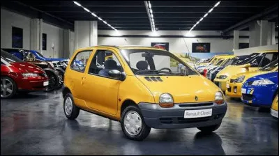 En 1992, quelle petite derni&egrave;re de Renault a fait sensation au Mondial de l'Automobile &agrave; Paris ?