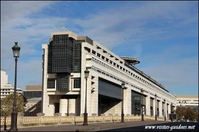Lorsqu'on &eacute;voque Bercy, &agrave; quel minist&egrave;re pense-t-on ?
