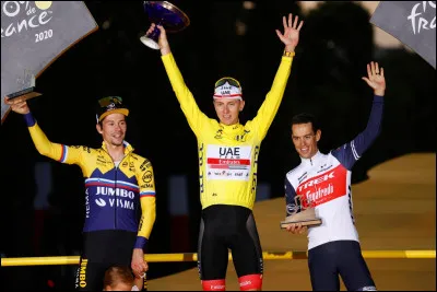 Sur le &laquo;&nbsp;Tour de France&nbsp;&raquo;, de quelle couleur est le maillot port&eacute; par le leader et vainqueur du classement g&eacute;n&eacute;ral ?