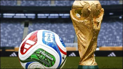 Questions 26 &agrave; 30 : SPORTQuelle &eacute;quipe africaine a &eacute;t&eacute; la toute premi&egrave;re de l'histoire du continent &agrave; atteindre les quarts de finale d'une Coupe du Monde de la FIFA, en 1990 ?